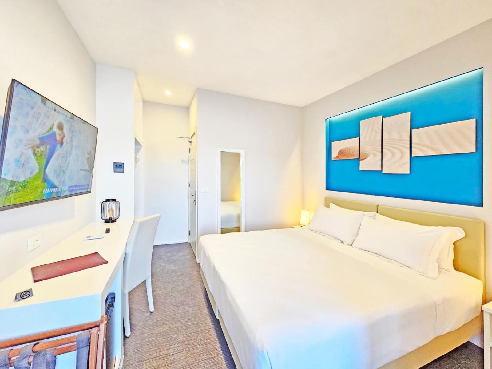 Hotel L'Approdo Порто Адзуро Екстериор снимка