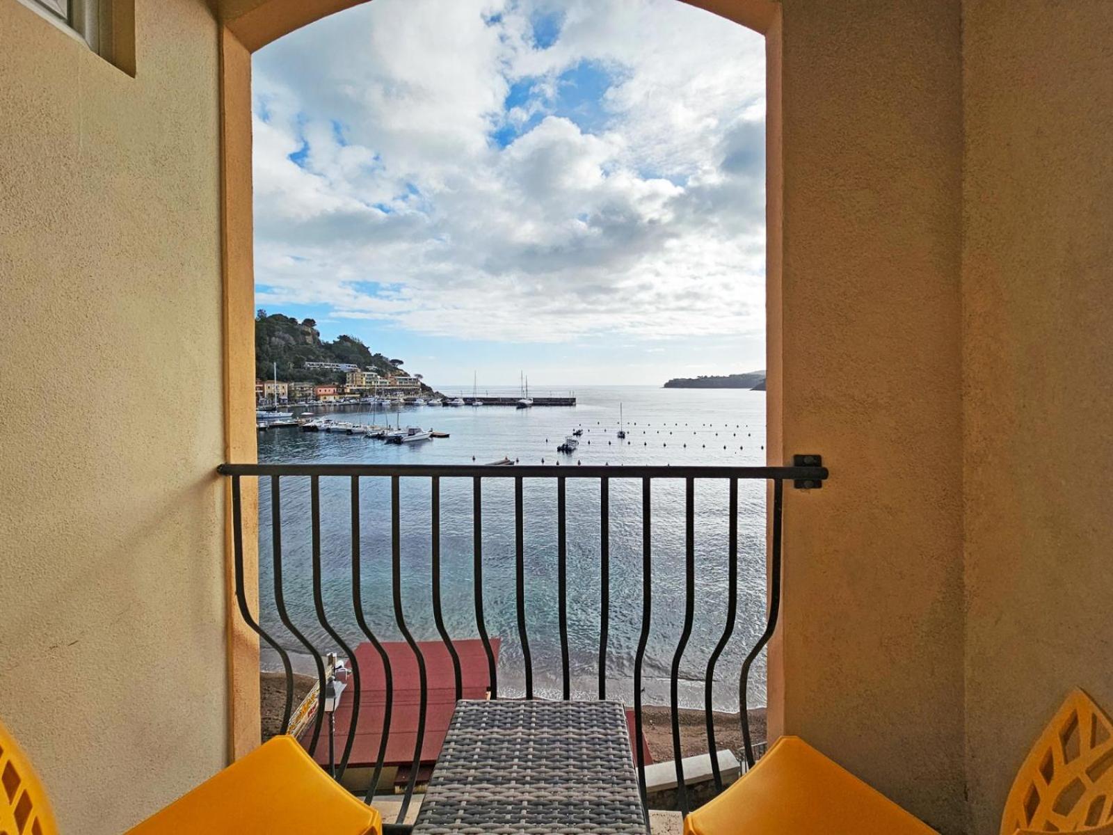 Hotel L'Approdo Порто Адзуро Екстериор снимка