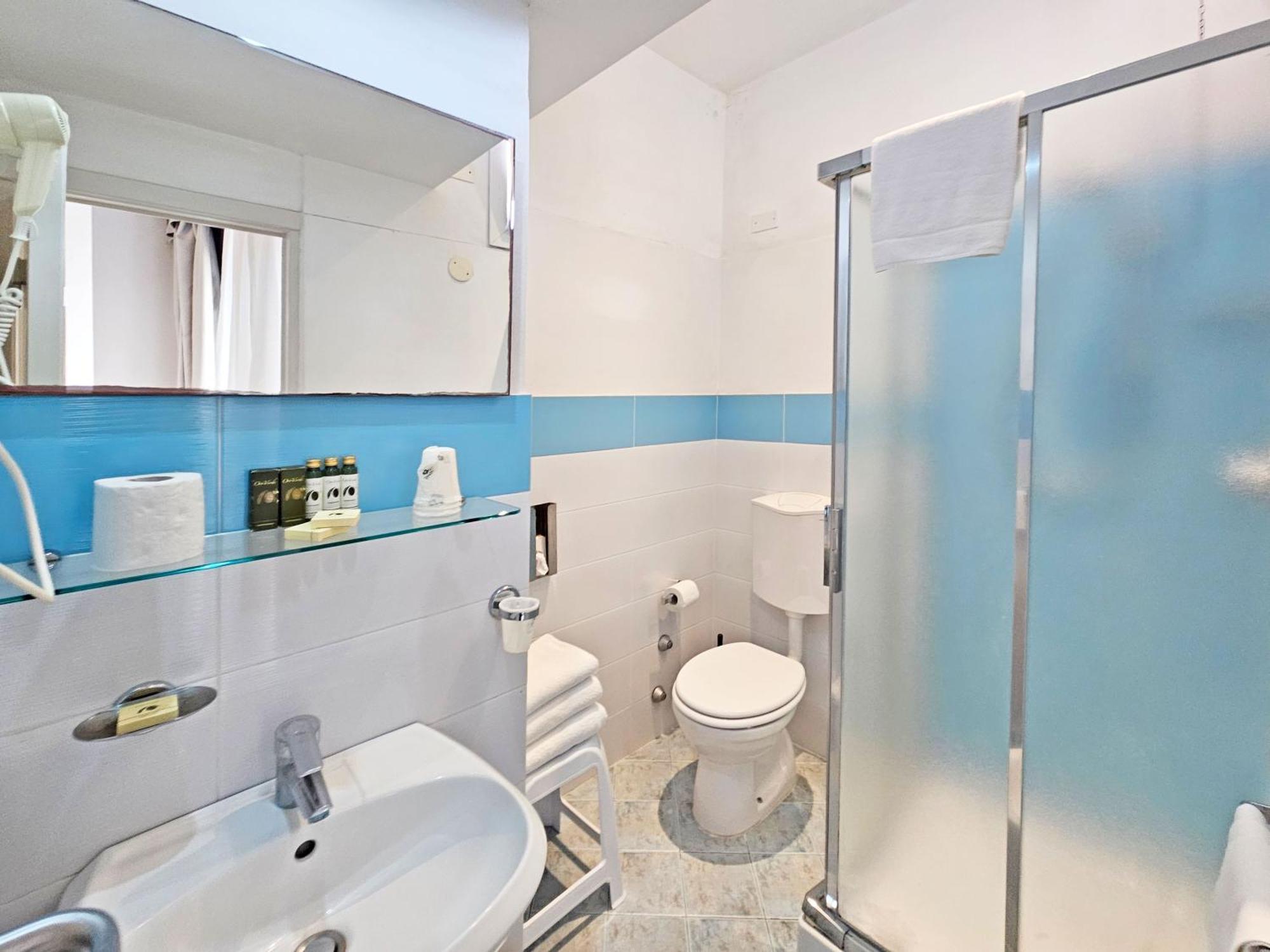 Hotel L'Approdo Порто Адзуро Екстериор снимка