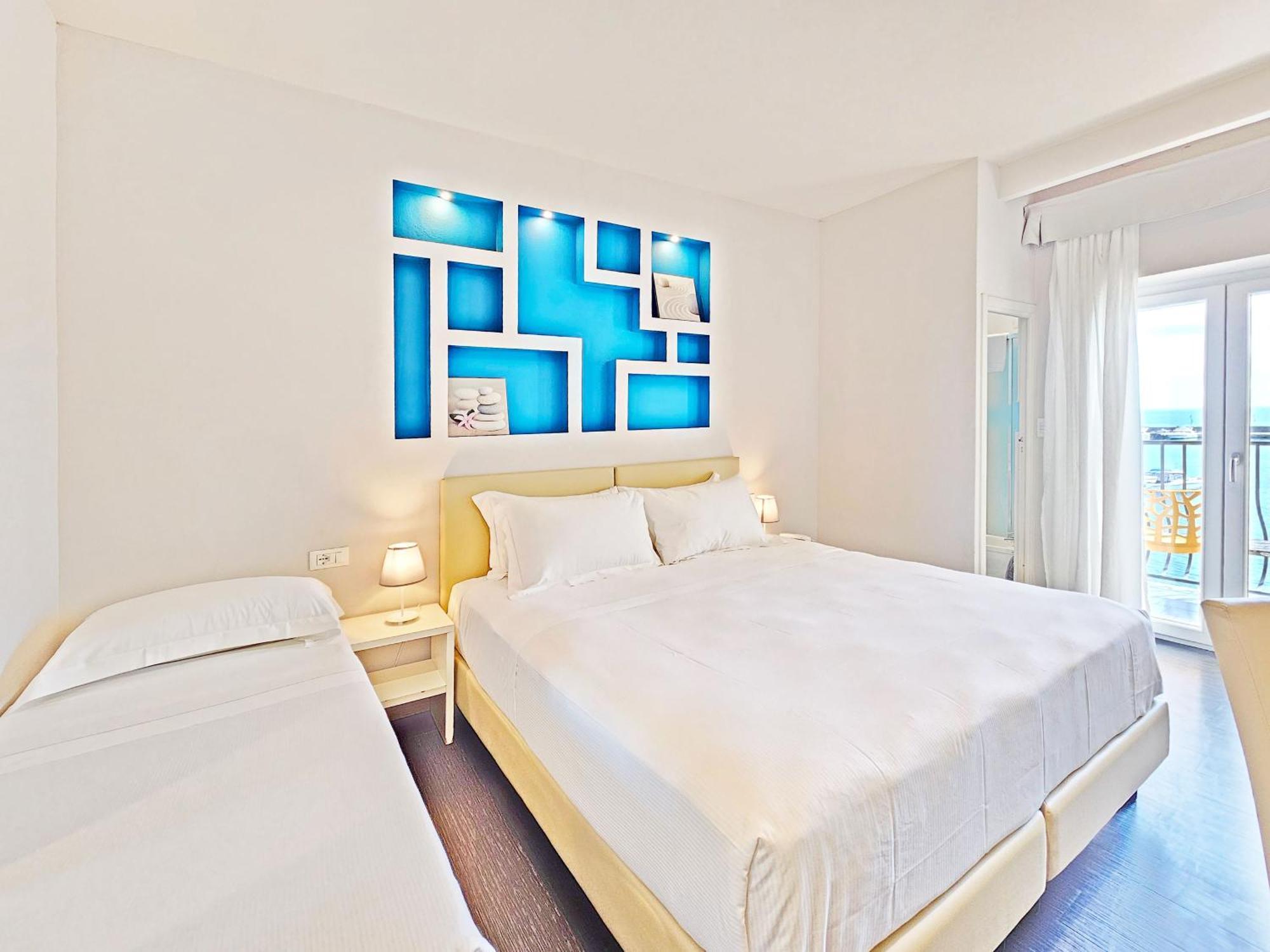Hotel L'Approdo Порто Адзуро Екстериор снимка