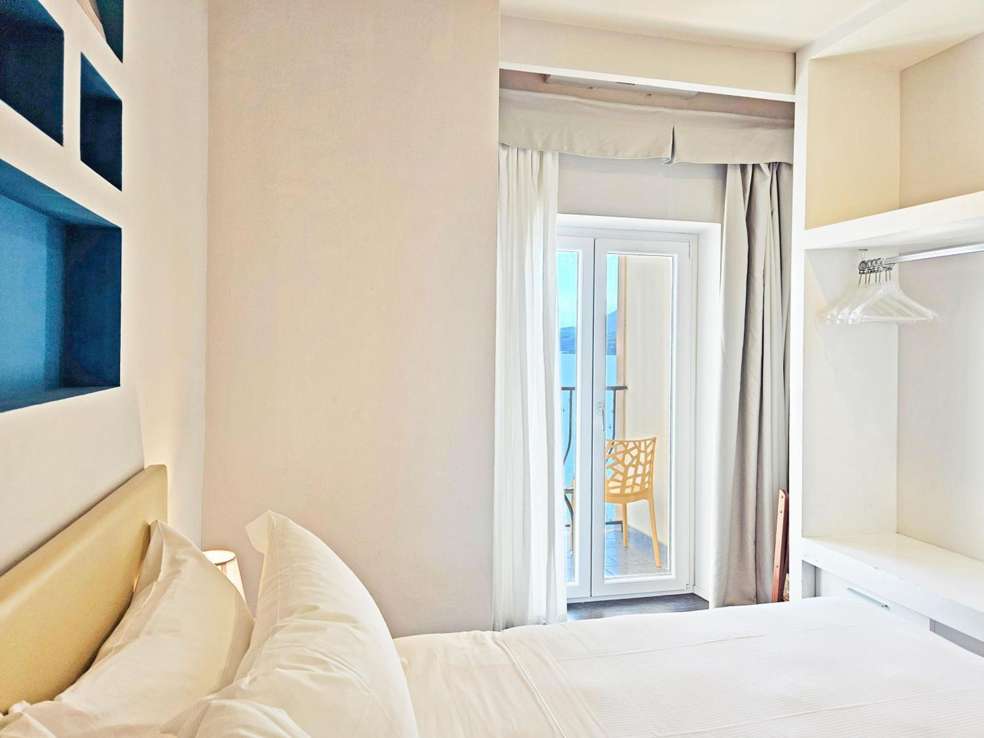 Hotel L'Approdo Порто Адзуро Екстериор снимка