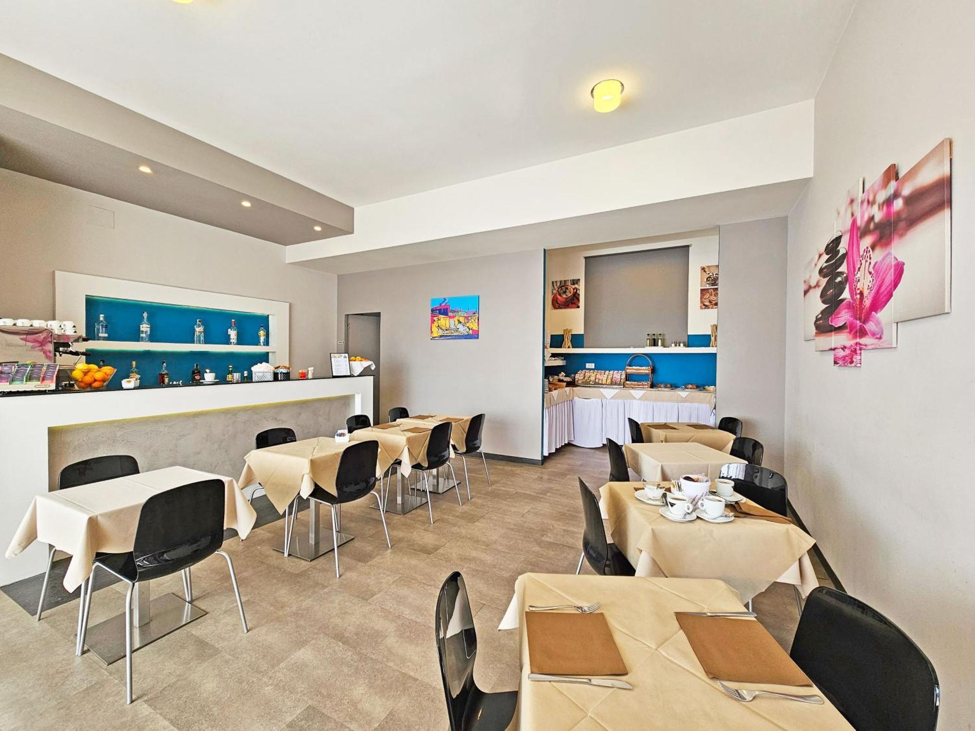 Hotel L'Approdo Порто Адзуро Екстериор снимка