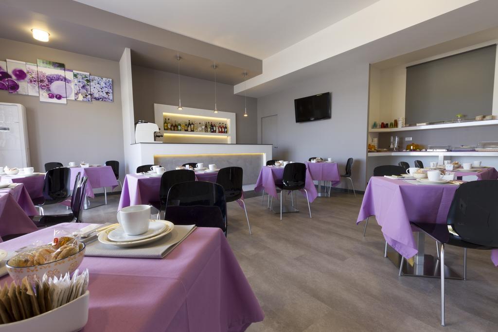 Hotel L'Approdo Порто Адзуро Екстериор снимка
